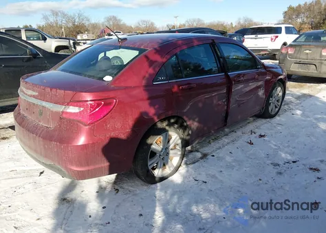 2013 Chrysler 200 Touring z USA, uszkodzony, nr VIN 1C3CCBBB0DN577137